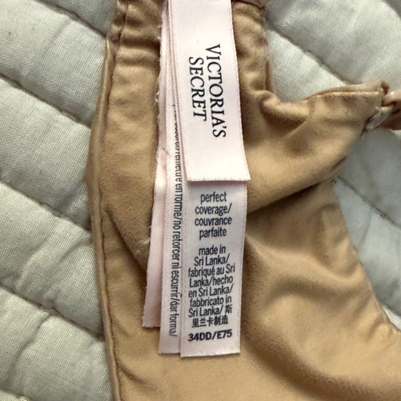Victoria's Secret Nude Bra - Picture 4 of 4